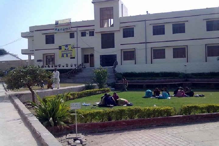 https://cache.careers360.mobi/media/colleges/social-media/media-gallery/14843/2019/3/2/Campus view of Guru Nanak Khalsa College Kapurthala_Campus-view.jpg